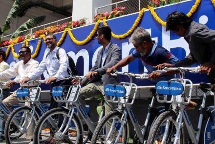 Palaniswami inaugurates cycle-sharing system in Chennai